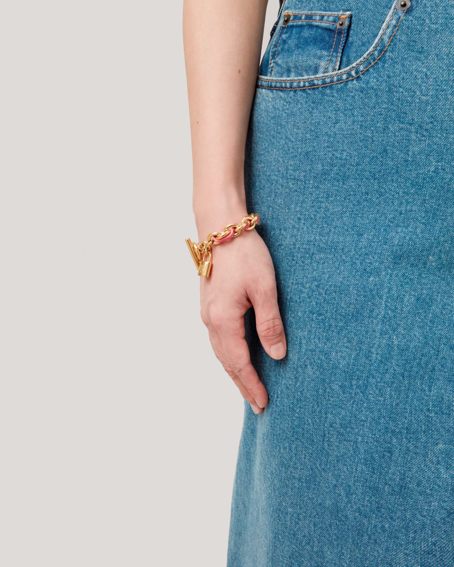 Lily Leather Chain Bracelet Medium Geranium Pink 5 Lily Leather Chain Bracelet Medium Geranium Pink - Image 3