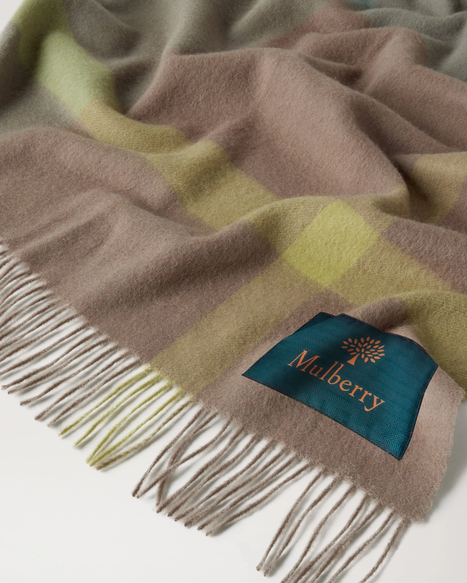 Large Check Lambswool Scarf Solid Grey & Cambridge Green 4 Large Check Lambswool Scarf Solid Grey & Cambridge Green - Image 2