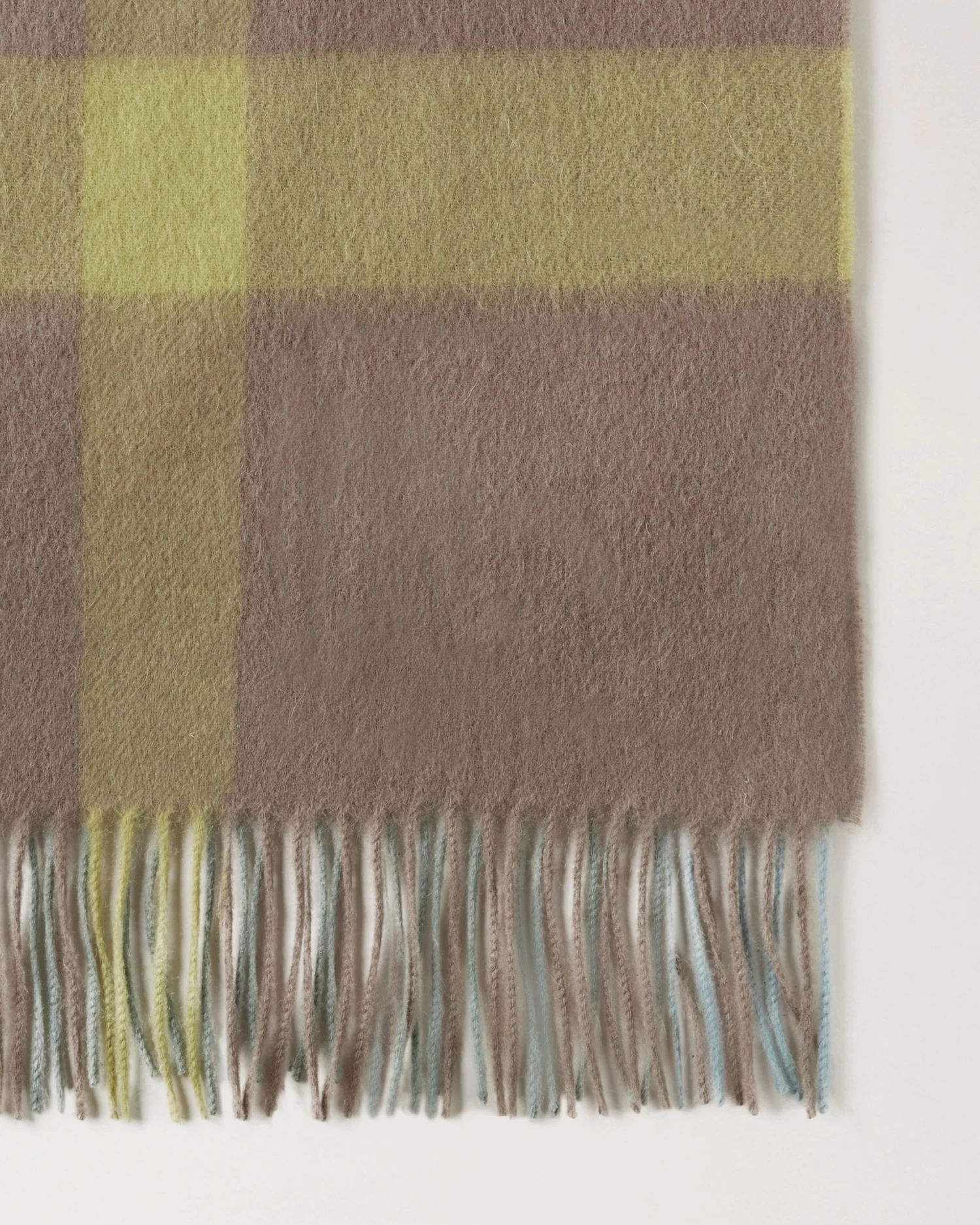 Large Check Lambswool Scarf Solid Grey & Cambridge Green 5 Large Check Lambswool Scarf Solid Grey & Cambridge Green - Image 3