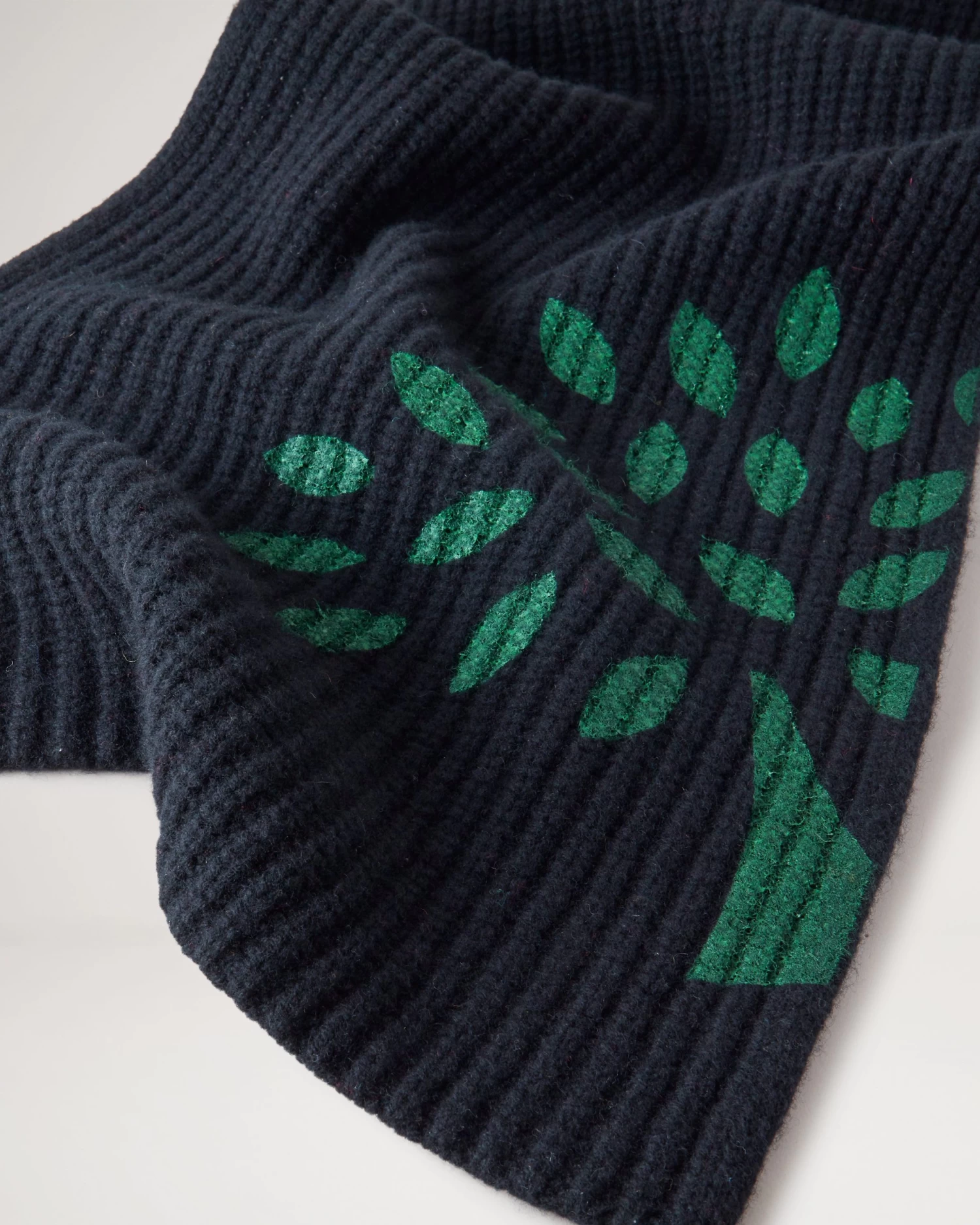 Mulberry Tree Knitted Scarf Black 6 Mulberry Tree Knitted Scarf Black - Image 4