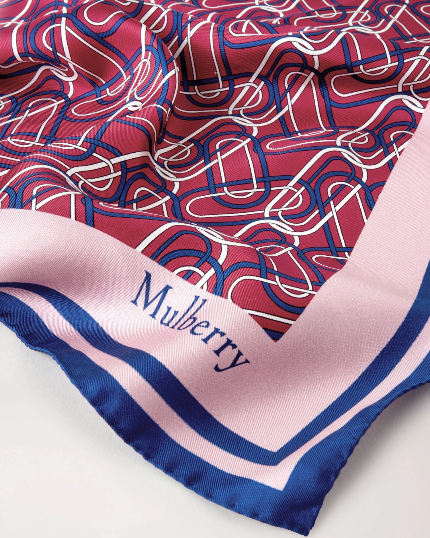 Softie Chain Square Lancaster Red & Powder Rose 5 Softie Chain Square Lancaster Red & Powder Rose - Image 3