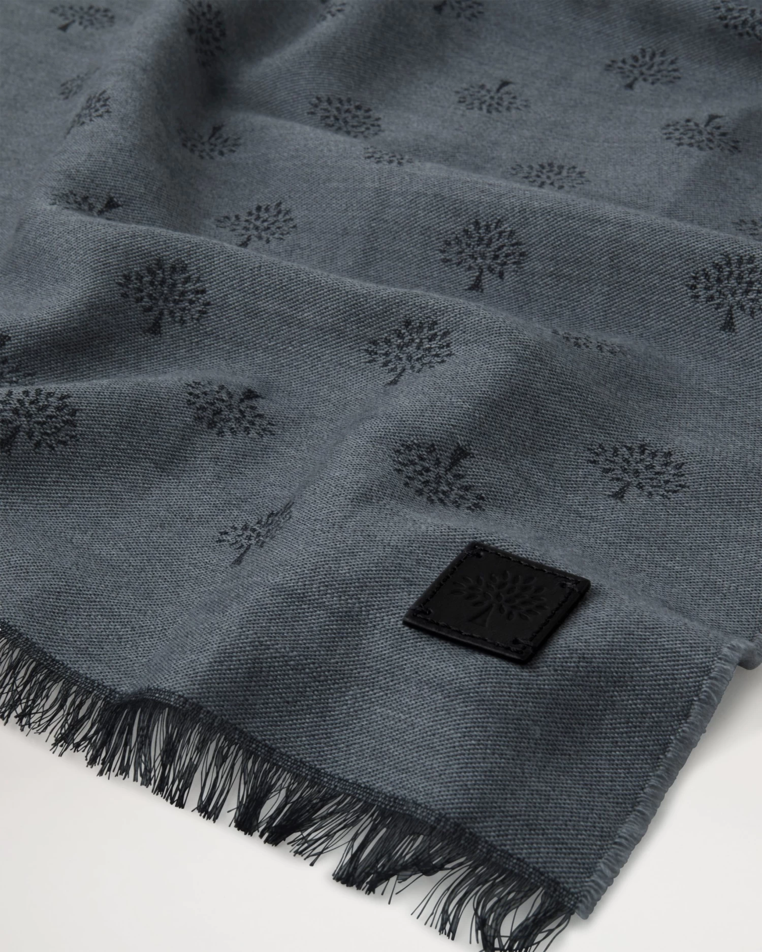 Men's Mulberry Tree Wool Jacquard Scarf Charcoal 5 Men's Mulberry Tree Wool Jacquard Scarf Charcoal - Image 3